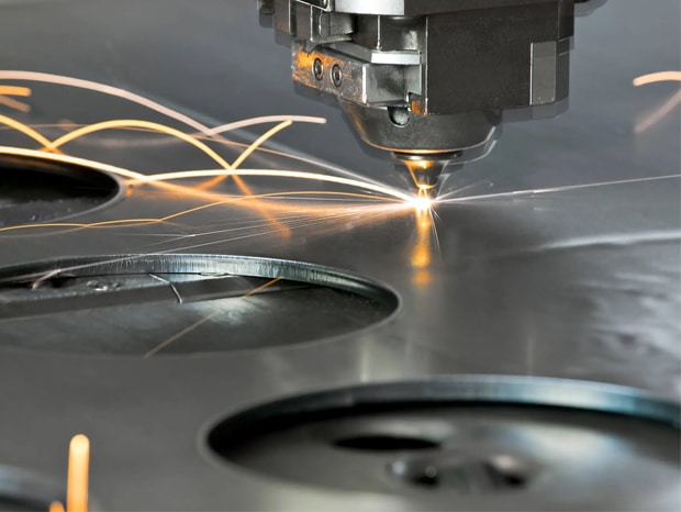 Laser metal cutting manufacturing equipment